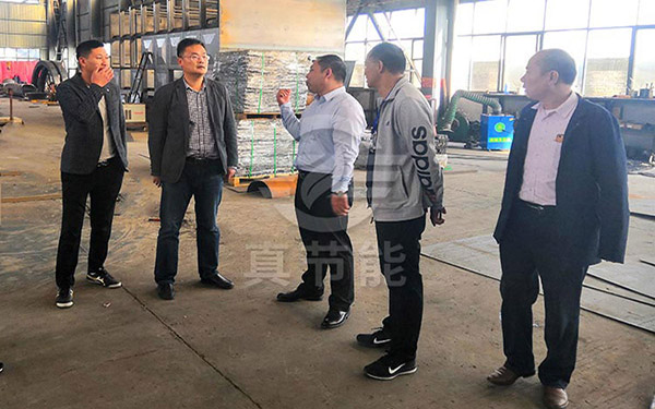 用戶到電鍍污泥干燥機廠家進行參觀、考察